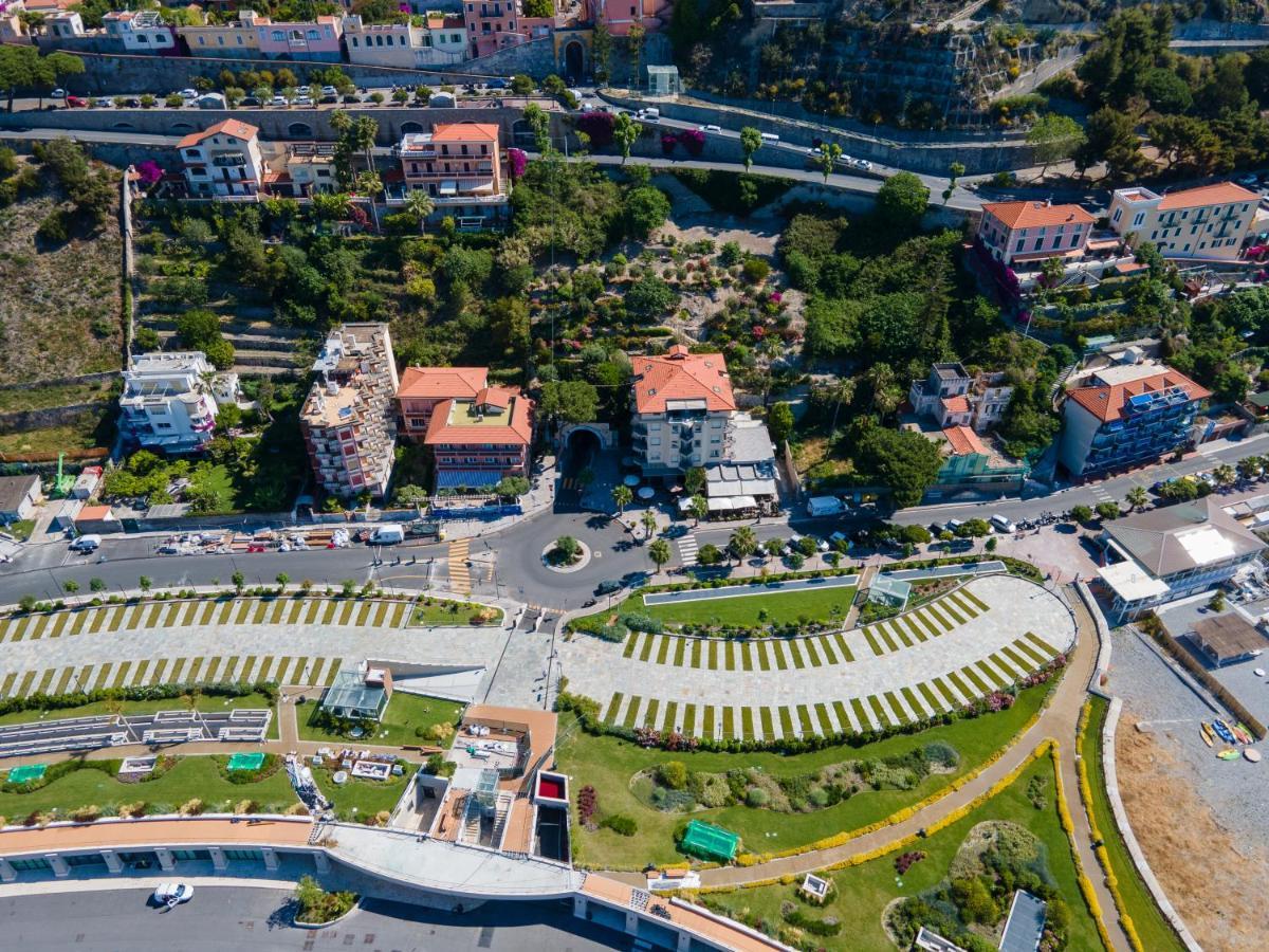 Hotel Sole Mare Ventimiglia Exterior foto